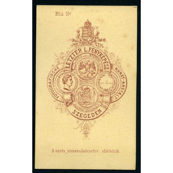 Letzter műterem, Szeged, elegáns nő kereszttel a nyakában, 1870-es évek, Eredeti CDV, vizitkártya fotó. 