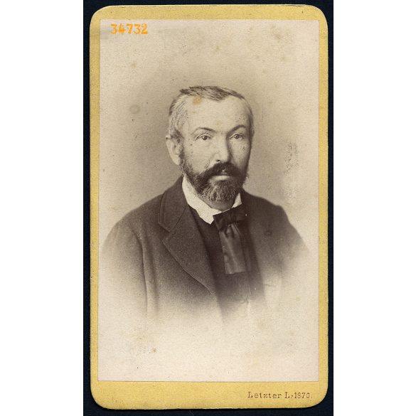 Letzter műterem, Kassa, Felvidék, elegáns szakállas férfi különös nyakkendőben, 1870, 1870-es évek, Eredeti CDV, vizitkártya fotó. 