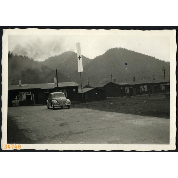 Menekülttábor az 1956-os forradalom idején menekülő magyaroknak valahol Bécs környékén, Ausztria, 1950-es évek. Eredeti hátulján feliratozott fotó, papírkép. 