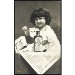 Kislány SIROLIN gyógyszerrel, orvosság reklám, 1900-as évek, Eredeti képeslap-fotó, papírkép törésnyommal.   méret megközelítőleg (centiméterben): 8.5 x 13.5 Használt! Eredeti nagyítás! Nem reprint, n