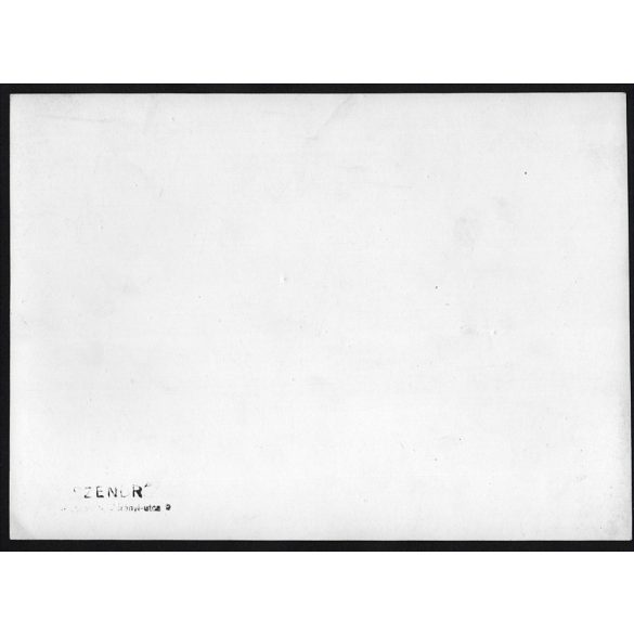 Nagyobb méret, Szendrő István fotóművészeti alkotása, kivilágított Lánchíd, télen, 1930-as évek. Eredeti, pecséttel jelzett fotó, papírkép. Dekorációnak, ajándéknak is kiváló.