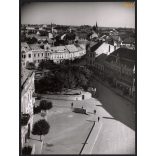 Nagyobb méret, Szendrő István fotóművészeti alkotása. Veszprém, 1940. Eredeti, pecséttel jelzett fotó, papírkép, Agfa Brovira papíron. Dekorációnak, ajándéknak is kiváló.