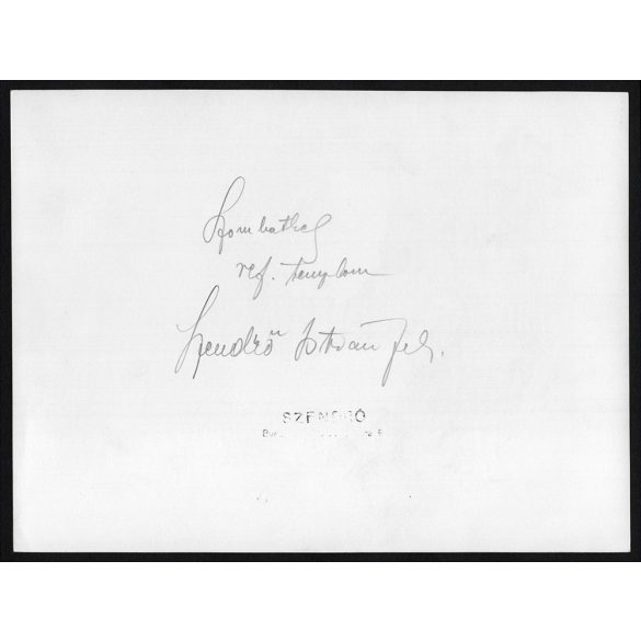 Nagyobb méret, Szendrő István fotóművészeti alkotása. Szombathelyi református gyülekezet temploma, 1940-es évek. Eredeti, pecséttel jelzett fotó, papírkép. Dekorációnak, ajándéknak is kiváló.