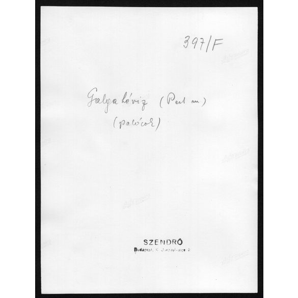 Nagyobb méret, Szendrő István fotóművészeti alkotása. Galgahévíz, Pest megye, asszonyok palócok népviseletben, néprajz, helytörténet, 1930-as évek. Eredeti, pecséttel jelzett fotó, papírkép, Agfa Brov