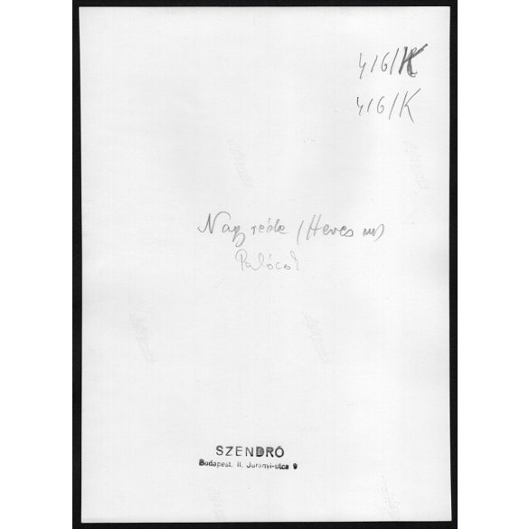 Nagyobb méret, Szendrő István fotóművészeti alkotása. Palócok népviseletben, Nagyréde, Heves megye, néprajz, helytörténet, 1930-as évek. Eredeti, pecséttel jelzett fotó, papírkép, Agfa Brovira papíron