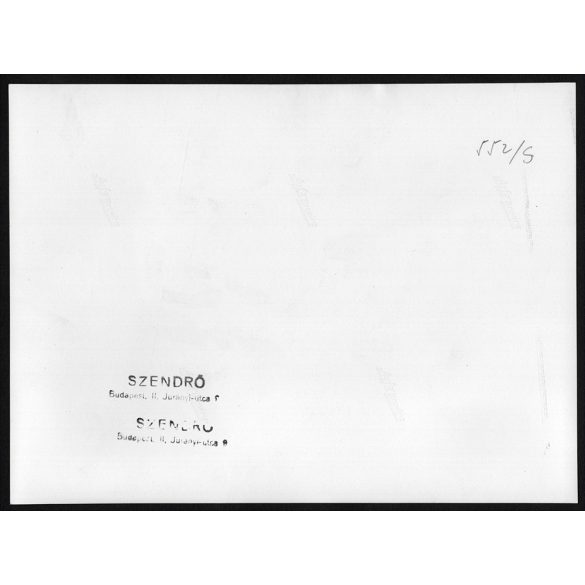 Nagyobb méret, Szendrő István fotóművészeti alkotása. Postások egyenruhában, Budapest, zsáner, 1930-as évek. Eredeti, pecséttel jelzett fotó, papírkép, Agfa Brovira papíron. Dekorációnak, ajándéknak i