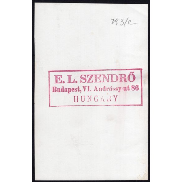 Nagyobb méret, Szendrő István fotóművészeti alkotása. Budapest, Pasarét, Páduai Szent Antal Plébánia, 1930-as évek. Eredeti, pecséttel jelzett fotó, papírkép. Dekorációnak, ajándéknak is kiváló.