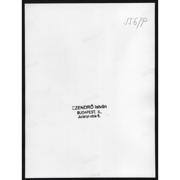 Nagyobb méret, Szendrő István fotóművészeti alkotása. Csikós lóháton, ostorral, Hortobágy, foglalkozás, népviselet, néprajz, helytörténet, 1930-as évek. Eredeti, pecséttel jelzett fotó, papírkép, Agfa