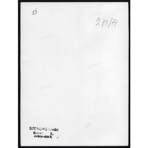 Nagyobb méret, Szendrő István fotóművészeti alkotása. Csikós lóháton, Hortobágy, ostor, néprajz, népviselet, felhő, helytörténet, 1930-as évek. Eredeti, pecséttel jelzett fotó, papírkép, Agfa Brovira 