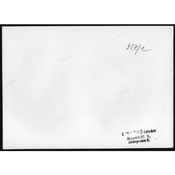 Nagyobb méret, Szendrő István fotóművészeti alkotása. Tél, zajló jég a Dunán, csendélet, 1930-as évek. Eredeti, pecséttel jelzett fotó, papírkép, Agfa Brovira papíron. Dekorációnak, ajándéknak is kivá