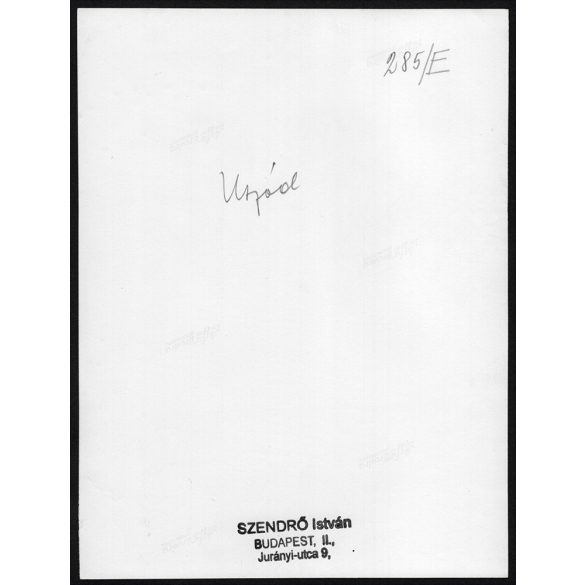 Nagyobb méret, Szendrő István fotóművészeti alkotása. Fiatal pár uszódi népviseletben, Uszód, Bács-Kiskun megye, Gyöngyösbokréta mozgalom, néprajz, helytörténet 1930-as évek. Eredeti, pecséttel jelzet