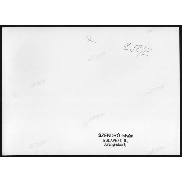 Nagyobb méret, Szendrő István fotóművészeti alkotása. Parasztok aratnak, marokszedő, kasza, foglalkozás, mezőgazdaság, néprajz, zsáner, 1930-as évek. Eredeti, pecséttel jelzett fotó, papírkép, Agfa Br