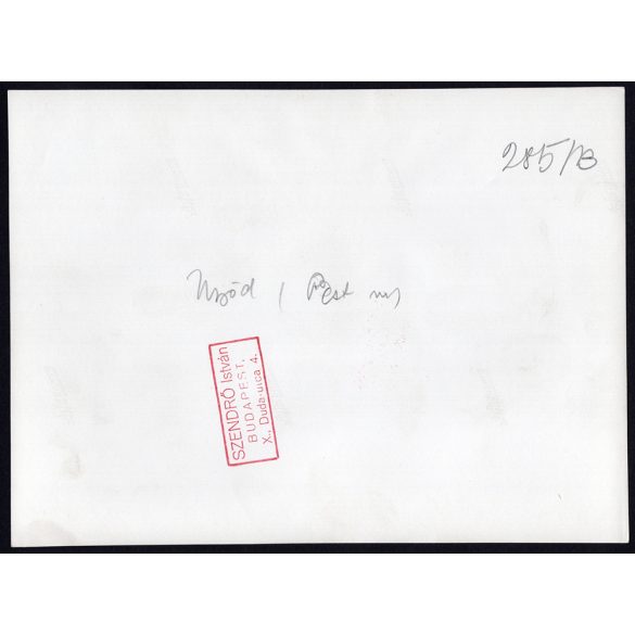 Nagyobb méret, Szendrő István fotóművészeti alkotása. Fiatal párok uszódi népviseletben, Uszód, Bács-Kiskun megye, Gyöngyösbokréta mozgalom, tánc, művészet, néprajz, helytörténet 1930-as évek. Eredeti