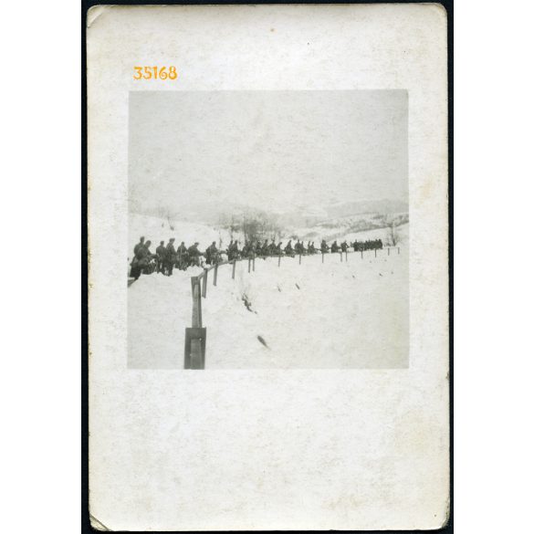Magyar kerékpáros katonai alakulat a havas Kárpátokban, Kárpátalja, Verecke, 2. világháború, jármű, egyenruha, 1944, 1940-es évek, Eredeti fotó, papírkép.