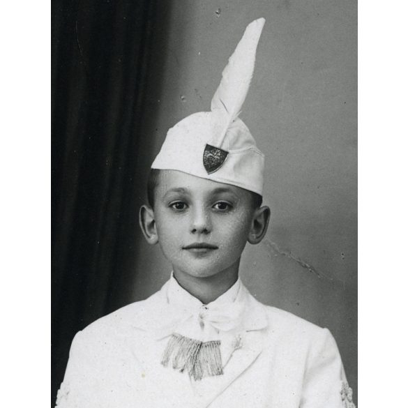 Borgula műterem, Szekszárd, iskolás fiú ünneplő ruhában, elsőáldozó (?), vallás, egyház, helytörténet, 1945, 1940-es évek, Eredeti fotó, papírkép. 