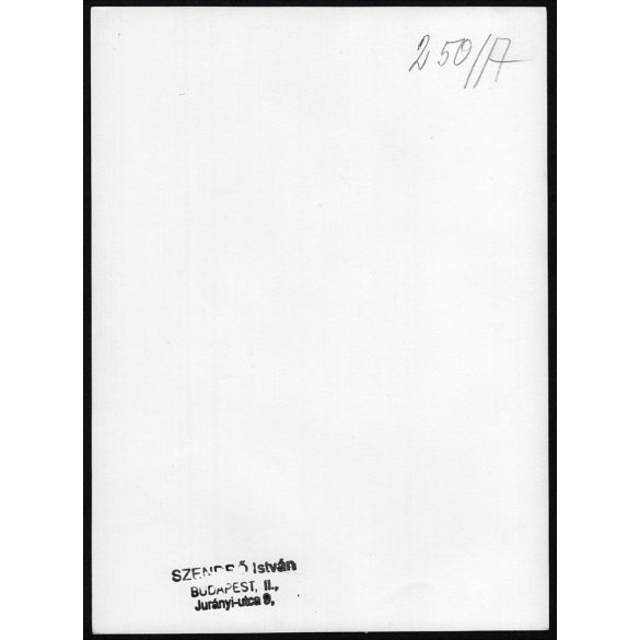 Nagyobb méret, Szendrő István fotóművészeti alkotása. Strandolás, 1930-as évek. Eredeti, pecséttel jelzett fotó, papírkép. Dekorációnak, ajándéknak is kiváló. 