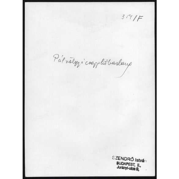 Nagyobb méret, Szendrő István fotóművészeti alkotása. Pál-völgyi- cseppkőbarlang, Budapest, 1930-as évek. Eredeti, pecséttel jelzett fotó, papírkép, Agfa Brovira papíron. Dekorációnak, ajándéknak is k