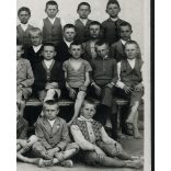 Osztálykép tanító nénivel.  Farkasd (Vágfarkasd), Felvidék, 1932-33 isk. év, V. fiú osztály, helytörténet, iskola, 1933, 1930-as évek, Eredeti fotó, papírkép.   