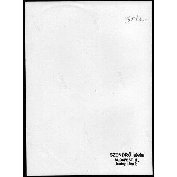 Nagyobb méret, Szendrő István fotóművészeti alkotása. Budapest, V. kerület, Szabadság tér, Erkélyes országzászló, ünnepség, trombita, 1930-as évek. Eredeti, pecséttel jelzett fotó, papírkép, Agfa Brov