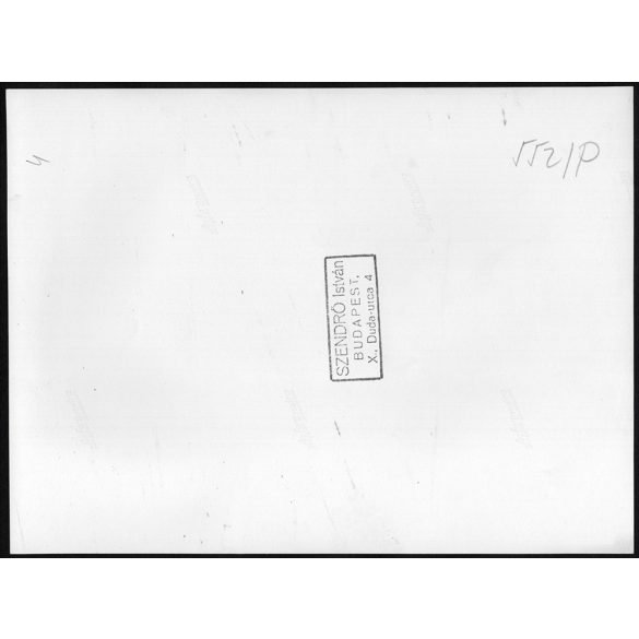 Nagyobb méret, Szendrő István fotóművészeti alkotása. Postás kolleginák, 1930-as évek. Eredeti, pecséttel jelzett fotó, papírkép, Agfa Brovira papíron. Dekorációnak, ajándéknak is kiváló. 