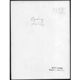 Nagyobb méret, Szendrő István fotóművészeti alkotása. Fiatal nő, népviseletben, rokkával, Őcsény, Tolna megye, 1930-as évek. Eredeti, pecséttel jelzett fotó, papírkép, Agfa Brovira papíron. Dekoráción