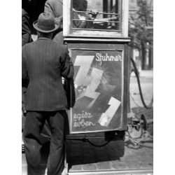   Stühmer csokoládé reklám a villamos oldalán, Budapest, jármű, közlekedés, plakát, 1930-as évek.  Eredeti fotó negatív!      