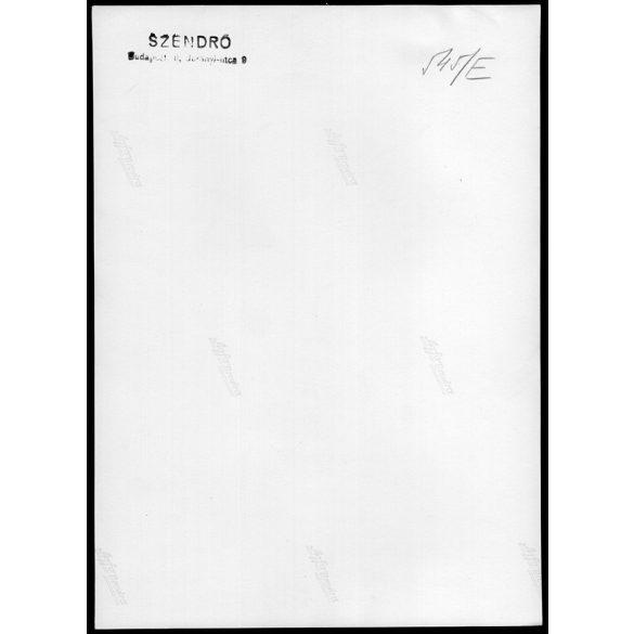 Nagyobb méret, Szendrő István fotóművészeti alkotása. Síelés a napsütésben, 1930-as évek. Eredeti, pecséttel jelzett fotó, papírkép, Agfa Brovira papíron. Dekorációnak, ajándéknak is kiváló. 