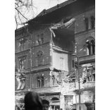 Forradalom Budapesten, Erzsébetváros, Erzsébet körút 33,  szétlőtt ház, szovjet tank, 1956, helytörténet, 1950-es évek, kommunizmus,  Eredeti fotó negatív!