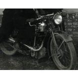 Fiúk NSU 250-es motoron, Bia (Biatorbágy), motorkerékpár, jármű, közlekedés, Pest megye, helytörténet, 1940, 1940-es évek, Eredeti fotó, papírkép.  