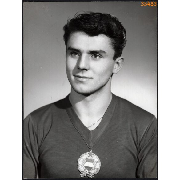 Sóvári Kálmán, az 1962-es Chilei labdarúgó világbajnokságon részt vett magyar válogatott csapat tagja, hátvédje, sporttörténet, labdarúgás, 1962, 1960-as évek, Eredeti fotó, papírkép.