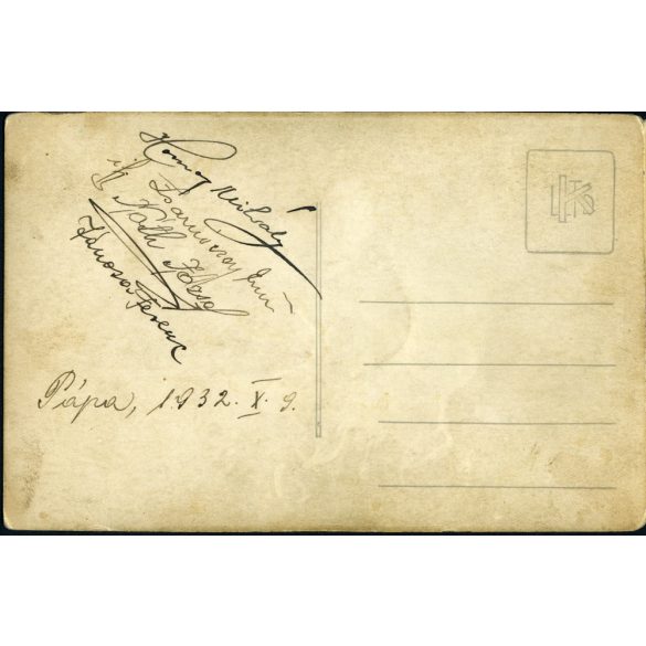 Magyar katonák falovon, Pápa, egyenruha, vicces, 1932, 1930-as évek, Eredeti fotó, a katonák által szignózott papírkép. 