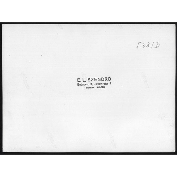 Nagyobb méret, Szendrő István fotóművészeti alkotása. Vitorlások a Balaton vizén, 1930-as évek. Eredeti, pecséttel jelzett fotó, papírkép, Agfa Brovira papíron. Dekorációnak, ajándéknak is kiváló. 