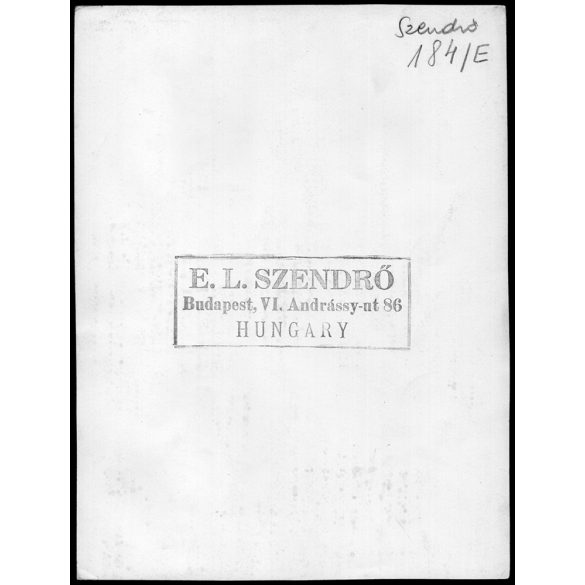 Nagyobb méret, Szendrő István fotóművészeti alkotása. Havas táj, csendélet, tájkép, 1930-as évek. Eredeti, pecséttel jelzett fotó, papírkép. Dekorációnak, ajándéknak is kiváló. 