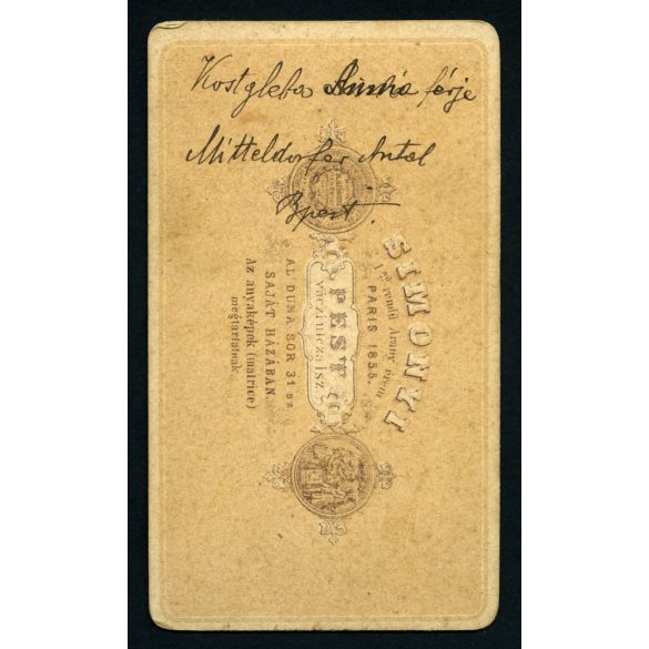 Simonyi műterem, Pest, Mitteldorfer Antal (Kostgleba Anna férje) portréja, magyaros ruha, 1860-as évek, Eredeti CDV, feliratozott vizitkártya fotó. 