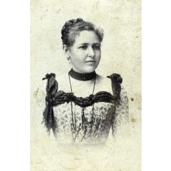   Rutkai műterem, Arad, Erdély, elegáns nő gyönyörű ruhában, 1890-es évek, helytörténet, Eredeti CDV, vizitkártya fotó, hátulján ragasztás.  