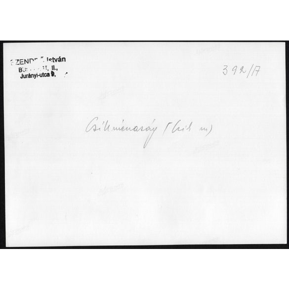 Nagyobb méret, Szendrő István fotóművészeti alkotása. Fiatal párok, csíkménasági (Hargita megye) népviseletben, 1930-as évek. Eredeti, pecséttel jelzett fotó, papírkép, Agfa Brovira papíron. Dekoráció