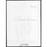 Nagyobb méret, Szendrő István fotóművészeti alkotása. Lány kalotaszentkirályi (Kolozs megye) népviseletben, 1930-as évek. Eredeti, pecséttel jelzett fotó, papírkép, Agfa Brovira papíron. Dekorációnak,