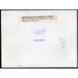 Nagyobb méret, Szendrő István fotóművészeti alkotása. Cigány esküvő, háttérben malom, 1930-as évek. Eredeti, pecséttel jelzett fotó, papírkép. Dekorációnak, ajándéknak is kiváló. 