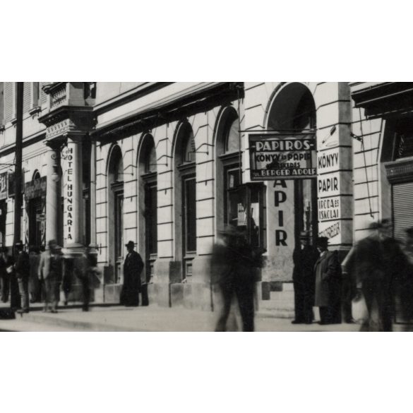 Hungária Hotel, Dés, Erdély, Fő utca, Berger Adolf papírkereskedése, város, 2. világháború, helytörténet, 1943, 1940-es évek, Eredeti képeslap fotó, papírkép.   