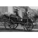 Kurics Antal szekerén, Bakonyszentlászló, lovaskocsi, "indulás vissza Budapestre", jármű, közlekedés, helytörténet, 1938. augusztus, 1930-as évek, Eredeti fotó, papírkép. 