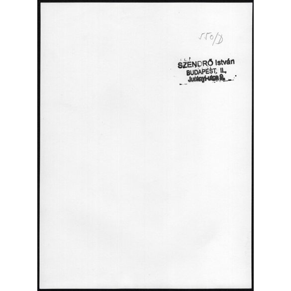 Nagyobb méret, Szendrő István fotóművészeti alkotása. Csecsemő kifiú szemüvegben, 1930-as évek. Eredeti, pecséttel jelzett fotó, papírkép. Dekorációnak, ajándéknak is kiváló. 