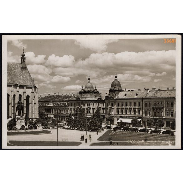 Kolozsvár, Erdély, Mátyás király tér, Szent Mihály-templom, autók, belváros, 2. világháború, helytörténet, 1943, 1940-es évek, Eredeti képeslapfotó, papírkép.  