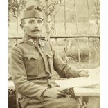 Magyar (K.u.K.) katona a lugasban, szakaszvezető, gépkocsivezető, egyenruha, 1. világháború, 1910-es évek, Eredeti fotó, papírkép.   