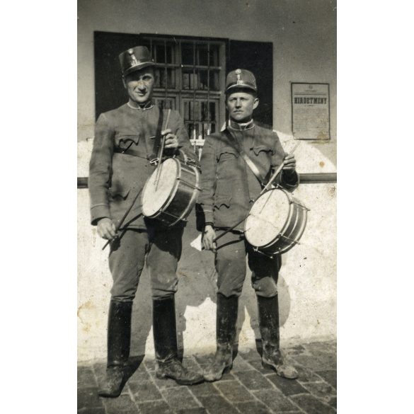 Kisbírók dobokkal, egyenruha, 1930-as évek, Eredeti fotó, papírkép. 