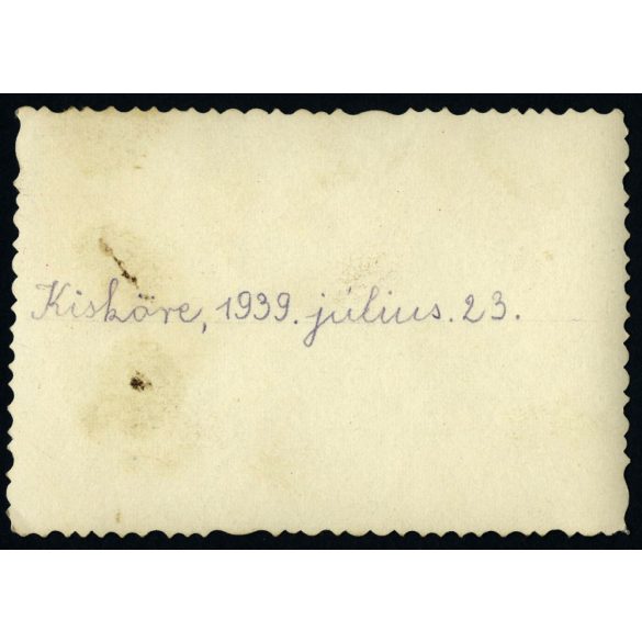 Vidám csoport vasúti megállóhelyen, Kisköre, vonat, állomás, közlekedés, Heves megye, helytörténet, 1939, 1930-as évek, Eredeti fotó, papírkép. 