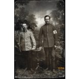 Fotó az orosz (?) hadifogságból Eke Andrásnénak Tökölre címezve, magyar katonák egyenruhában, 1. világháború, 1917, 1910-es évek, Eredeti fotó, papírkép, hátulján osztrák vöröskeresztes bélyegzővel.  