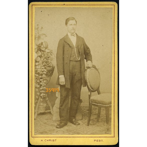 Christ Anna műterme, Pest, Lechnitzky Zsigmond portréja, elegáns férfi óralánccal, pecsétgyűrű, 1860-as évek, Eredeti CDV, vizitkártya fotó. 