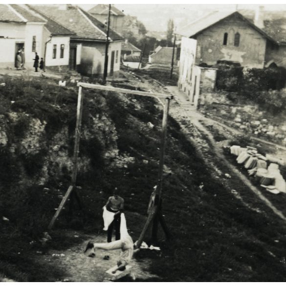 Fiúk a hintánál, Budapest, Tabán, Gyula utca, Felsőhegy utca, helytörténet, 1920-as évek, Eredeti fotó, papírkép. 