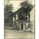 Nagyobb méret, tabáni utcakép, Tabán, Budapest, Kőműves lépcső 16. melletti épület, helytörténet, 1930-as évek, Eredeti fotó, papírkép, középen törésnyom.  