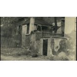 Nagyobb méret, tabáni utcakép, Tabán, Budapest, Kőműves lépcső 16. melletti épület, helytörténet, 1930-as évek, Eredeti fotó, papírkép, középen törésnyom.  